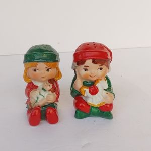Avon. VNTG. Christmas salt and pepper shakers.